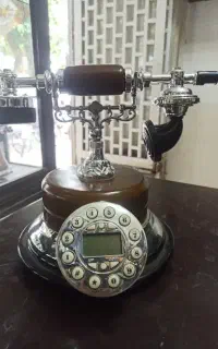 گوشی رومیزی سلطنتی