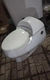 توالت فرنگی در حد نو بدون شکستگی و سالم