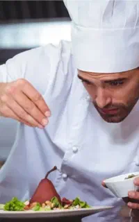 استخدام نیرو برای فست فودی