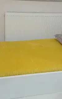 تخت و کمد وکتابخانه