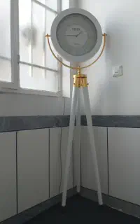 ساعت ایستاده