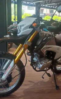 تریل پرواز 200