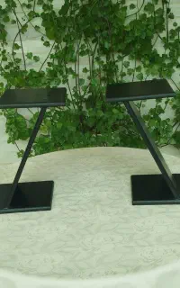 استند.