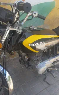 سلام هوندا تمیز مدل ۸۶ مدارک کامل به فروش میرسد