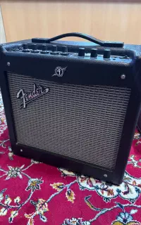 امپلیفایر fender mustang I v2 و هارد کیس ibanez
