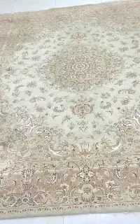 دو عدد قالی دوازده متری رنگ کرم