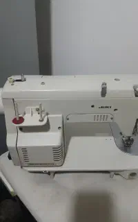 باسلام یک عدد چرخ خیاطی جک باقیمت مناسب