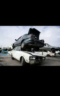 اسقاطی و خودرو فرسوده تصادفی موتور روشن یا خاموش