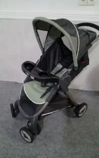 کالسکه خارجی برند graco بسیار باکیفیت