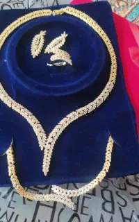 سرویس گردنبند رنگ ثابت نو فقط دوملیون