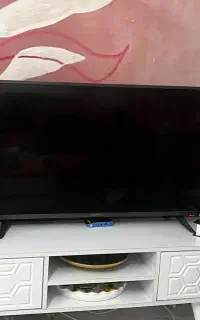 تلویزیونled دوو چهل و نه اینچ پنل سوخته