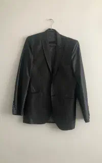 کت و شلوار مجلسی همراه با کراوات
