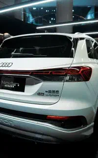 AUDI Q4
