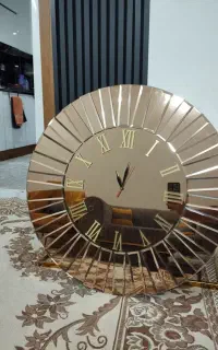 ساعت   آیینه ای  خورشیدی