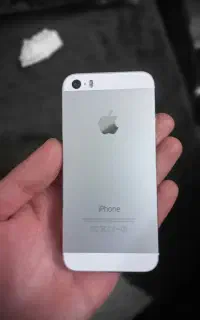 ایفون 5s تمیز