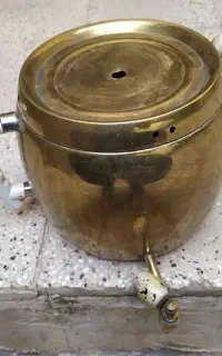کتری بزرگ برنجی شیردار