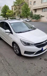 اریزو 5 توربو اتومات مدل 1400 درحد نو