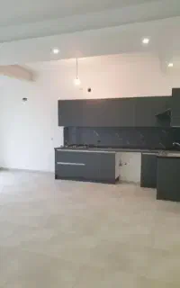 واحد ۱۰۲ متری ۲ خواب نوساز فول امکانات