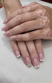 آموزش کاشت ناخن