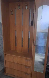 جاکفشی و کمد