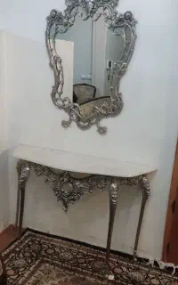 آینه و کنسول آنتیک و فلز سنگین( فلز برنز)