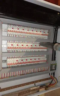 برق کار صنعتی و ساختمان