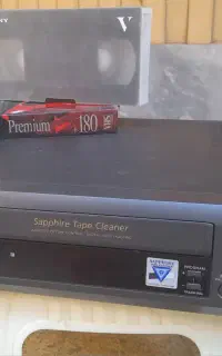دستگاه ضبط و پخش ویدئوی VHS
