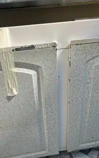 کابینت فلزی ورق  ضخیم ۵/۲۰ متر با سنگ ابرو بادی