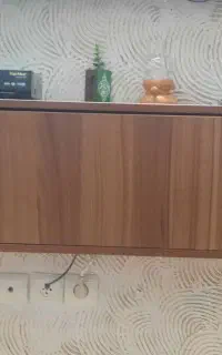 سلام شلف دیواری سالم بسیار تمیز