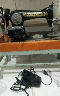 چرخ خیاطی با دینام