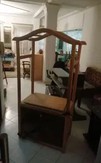 استند چوبیـشیشه ای