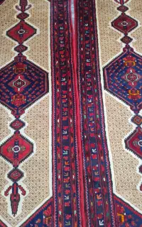 فرش دستبافت قدیمی کناره سایز یم در سه نو