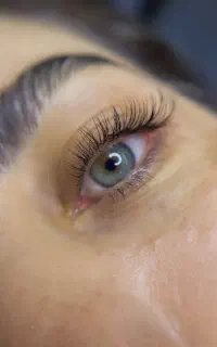 جشنواره اکستنشن مژه با لیفت ابروی رایگان