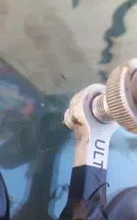 ترمیم شیشه اتومبیل رفع ترک و سنگ خوردگی