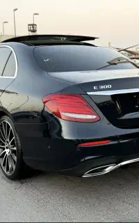 و۱ردات انواع خودرو گذر منطقه آزاد انزلی از امارات
