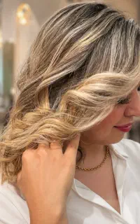 پذیرش مدل رنگ و لایت مو با قیمت ویژه