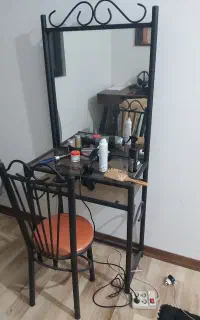 کنسول آینه فرفورژه صفحه شیشه ای دوطبقه با صندلی