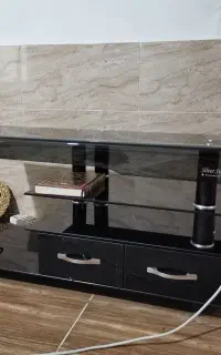 میز تلوزیون شیشه ای