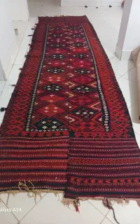 قالی با پشم رنگ شده درست شده
