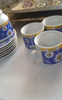 سرویس فنجان گل بابونه و قهوه خوری عسلی