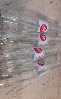 جا نوشیدنی شیشه ای کسی نمیخواد