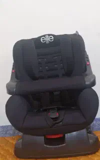 صندلی ماشینی بچه