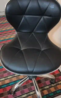صندلی اداری نو اصلا کار نکرده