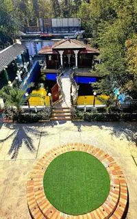 باغ تالار عمارت سروش