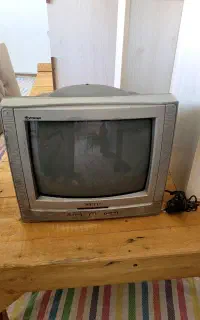 تلویزیون sanam کارکرده