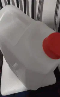 دبه آب و دبه خیارشور دست دوم