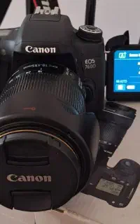 دوربین  کنون 760D با شات پایین همراه لنز 18-135
