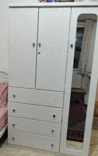 میز و کمد