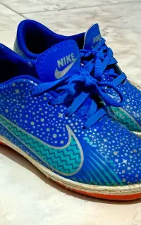 کفش فوتبال سالنی