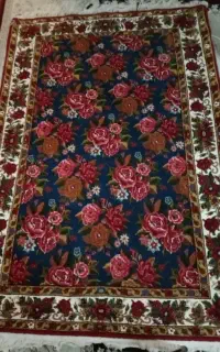 فرش دستبافت طرح رز افشان